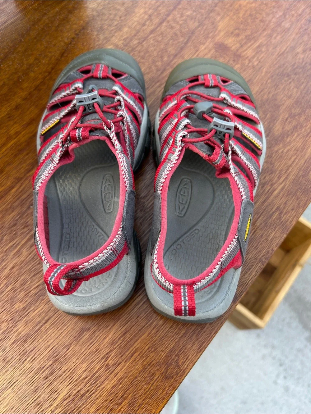 Keen Women’s Red & Gray Sandals like new